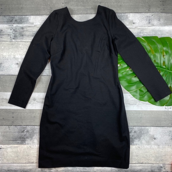 Banana Republic Dresses & Skirts - Banana Republic black ponte long sleeve dress